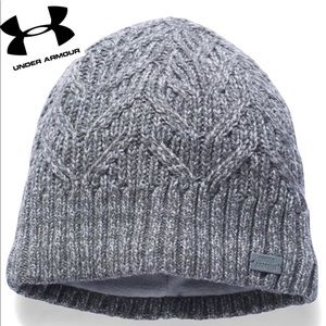 Woman’s Under Armour cold gear hat.